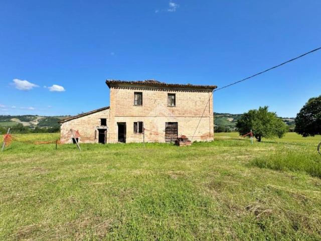 Rustico in vendita a Vallefoglia via Pontevecchio, 1