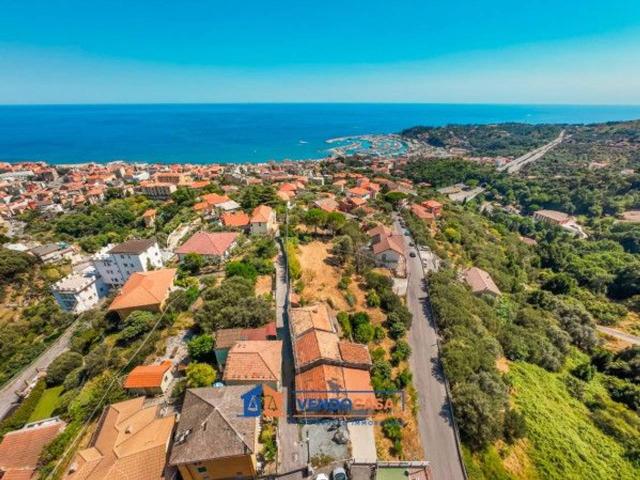 Rustico in vendita a Varazze