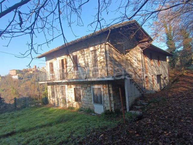 Rustico in vendita a Vignale Monferrato via Trieste
