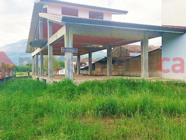 Rustico in vendita a Villa Santa Lucia