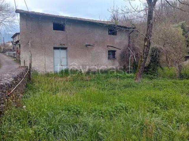 Rustico in vendita a Villafranca in Lunigiana