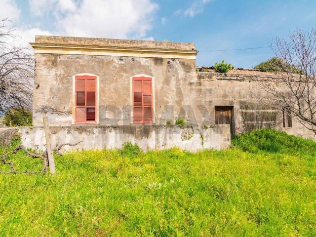 Rustico in vendita a Aci Sant'Antonio
