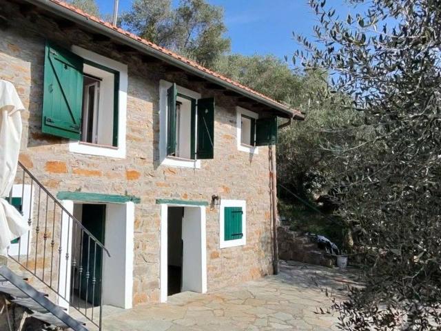 Rustico in vendita a Apricale