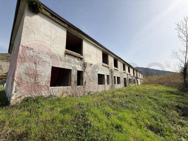 Rustico in vendita a Arce, Murata