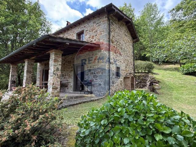 Rustico in vendita a Bagni Di Lucca