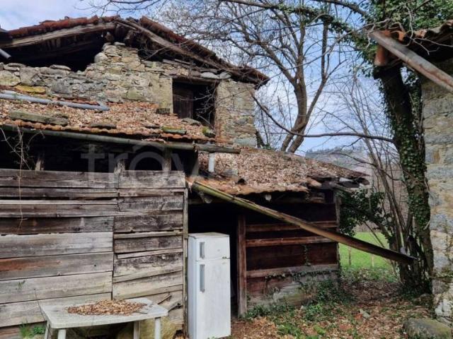 Rustico in vendita a Bellagio via Valassina, 122