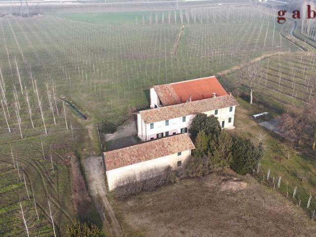 Rustico in vendita a Bernate Ticino