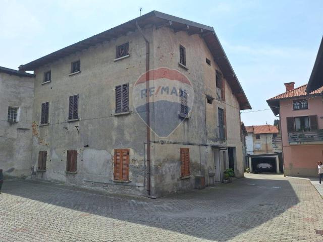 Rustico in vendita a Bregnano