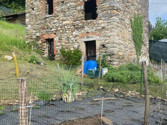 Rustico in vendita a Brissago Valtravaglia
