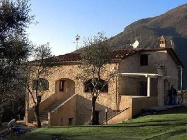Rustico in vendita a Camaiore