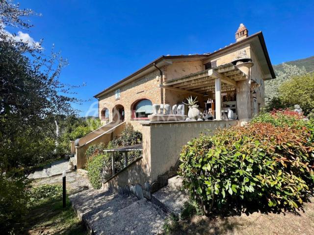 Rustico in vendita a Camaiore