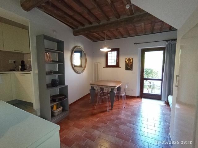 Rustico in vendita a Camaiore via Pertini