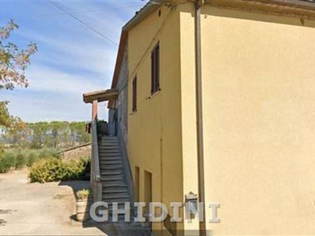 RUSTICO in VENDITA a CAMPAGNATICO ARCILLE di 8 vani
