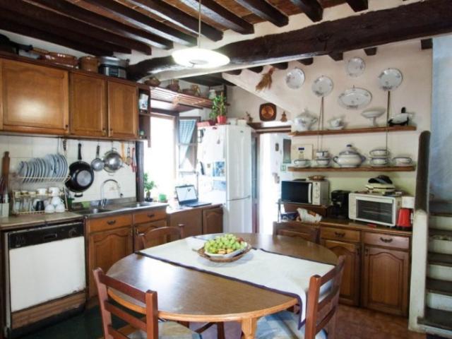 Rustico in vendita a Calci via Oberdan Brogiotti