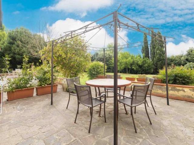 Rustico in vendita a Calcinaia 200 mq Rif: 1424557