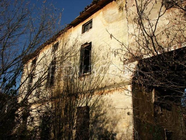 Rustico in vendita a Castel San Giovanni