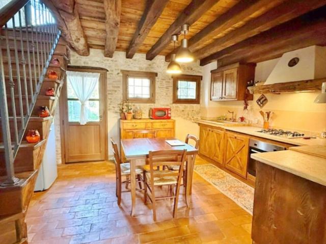 Rustico in vendita a Castelcucco