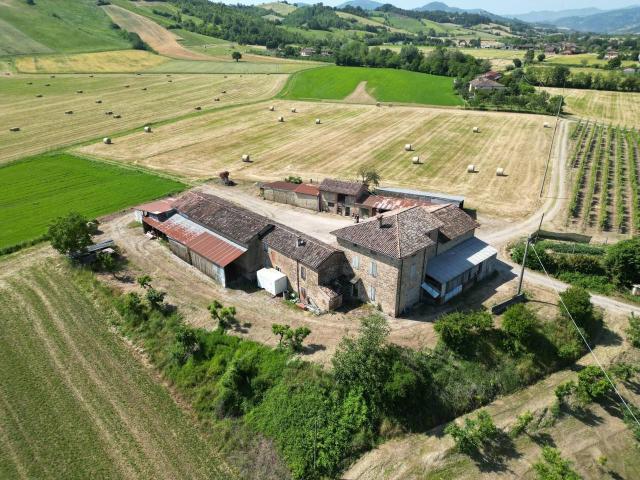 Rustico in vendita a Castell'Arquato