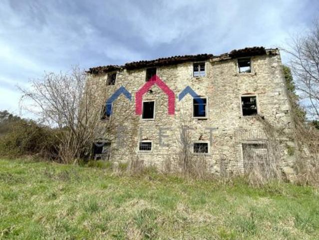 Rustico in vendita a Castiglione di Garfagnana 320 mq Rif: 1405767