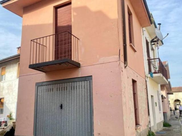 Rustico in vendita a Casorate Primo