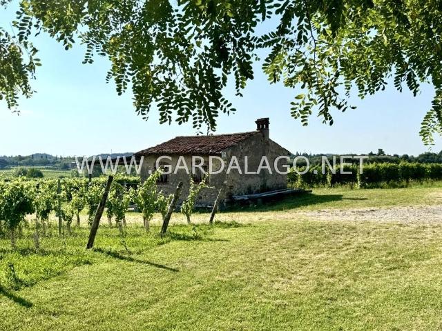 Rustico in vendita a Cavaion Veronese strada Preela Poggi