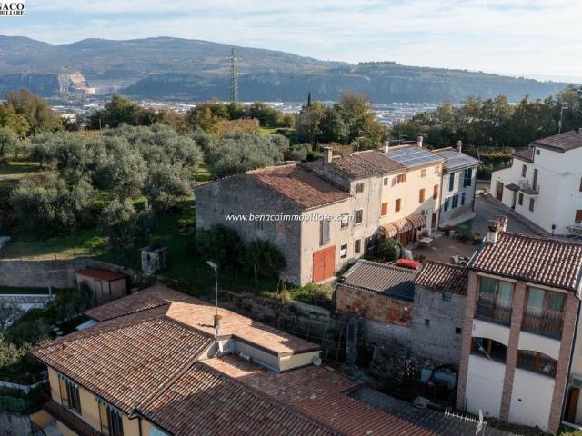 Rustico in vendita a Cavaion Veronese