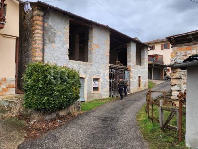 Rustico in vendita a Cerro Veronese via Contrada Pra