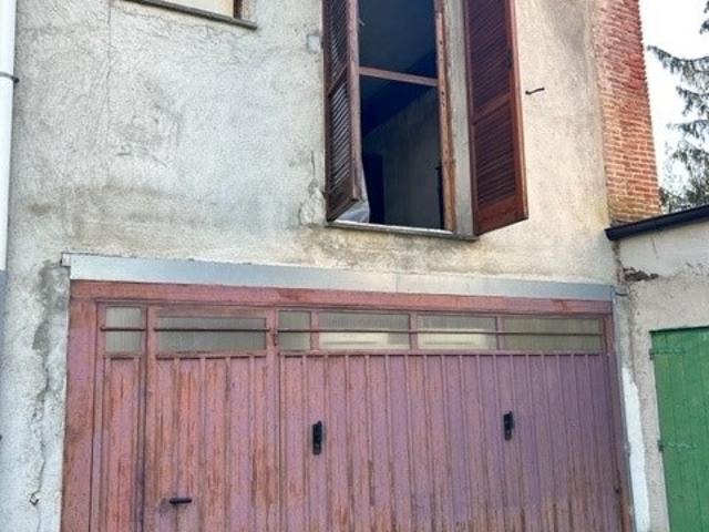 RUSTICO in VENDITA a CESANO MADERNO di 2 vani