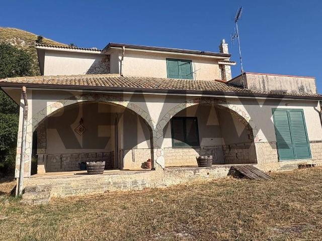Rustico in vendita a Contessa Entellina