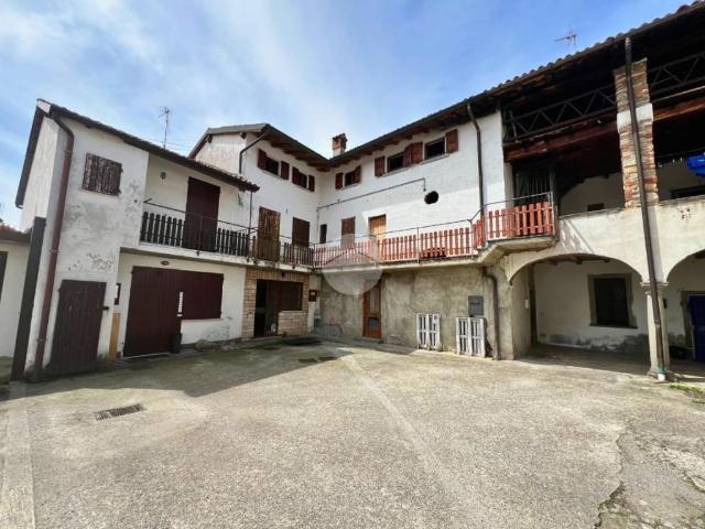 Rustico in vendita a Credaro via a. Diaz, 14