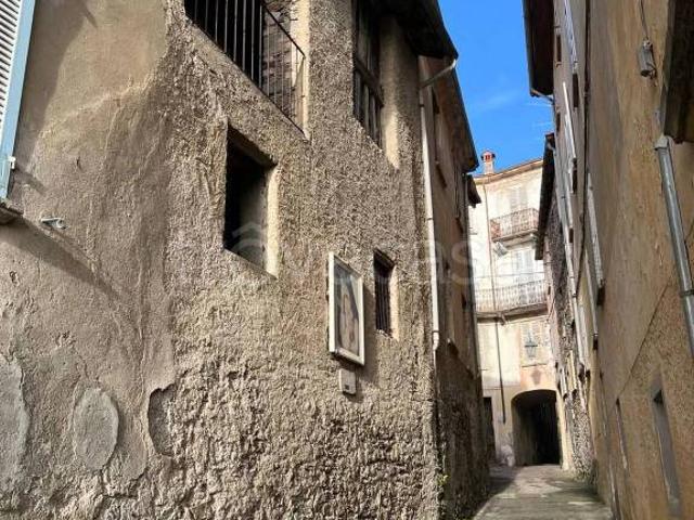 Rustico in vendita a Dumenza, Dumenza