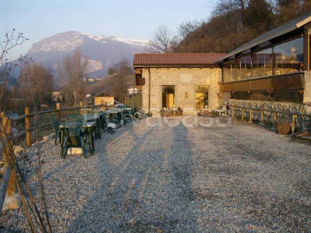Rustico in vendita a Entratico via Gavezzolo