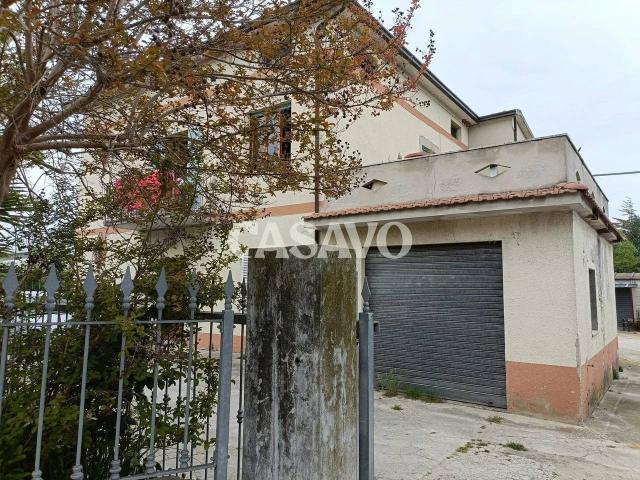 Rustico in vendita a Fermo