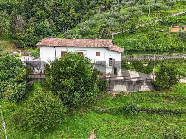 Rustico in vendita a Foresto Sparso