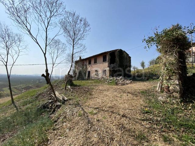 Rustico in vendita a Gambellara via Capo di Sopra
