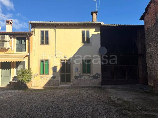 Rustico in vendita a Gambellara via Roma