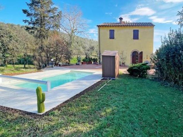 Rustico in vendita a Gabbro Rosignano Marittimo 400 mq Rif: 1422756