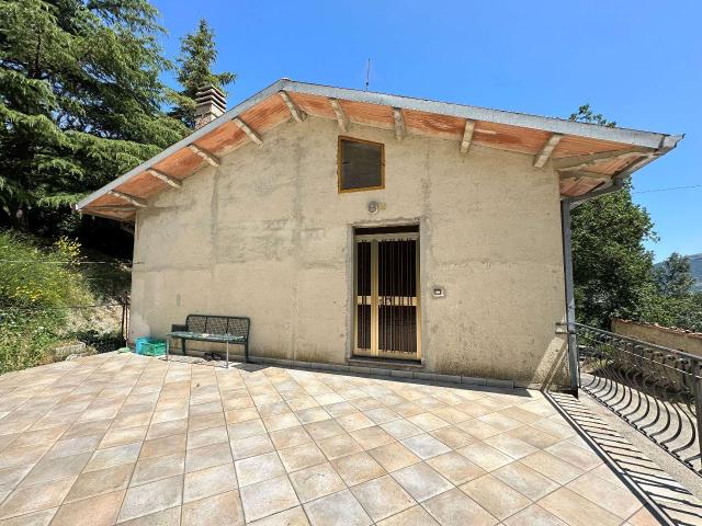 Rustico in vendita a Gualdo Tadino