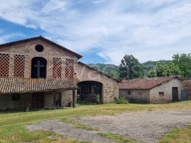 Rustico in vendita a Langhirano strada per Corniglio, 39