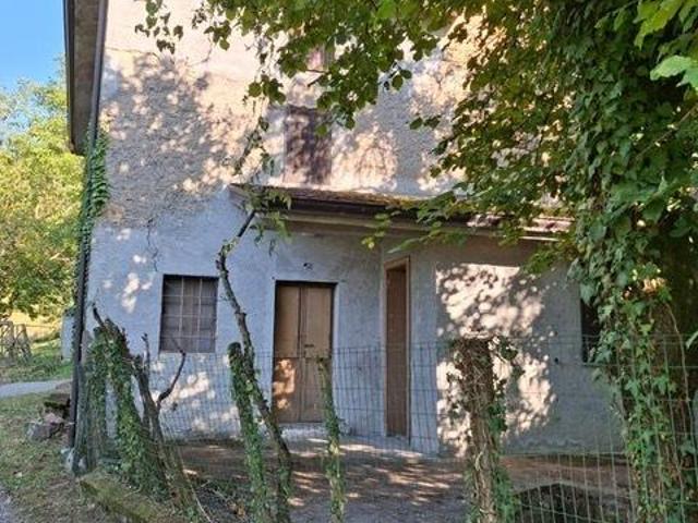 Rustico in vendita a Lugagnano Val D'Arda