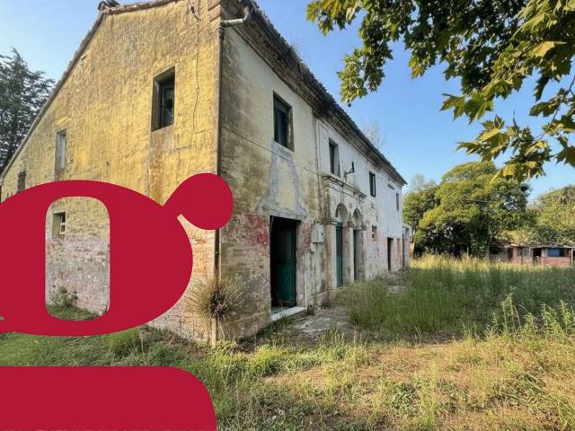Rustico in vendita a Macerata