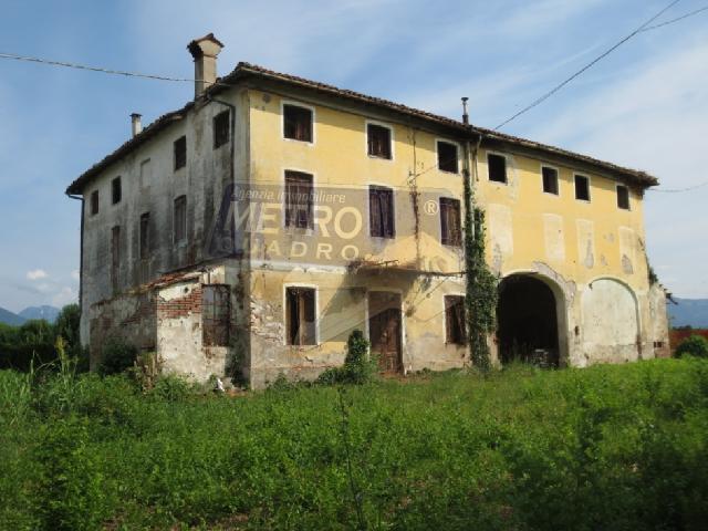 RUSTICO in VENDITA a MARANO VICENTINO di 8 vani