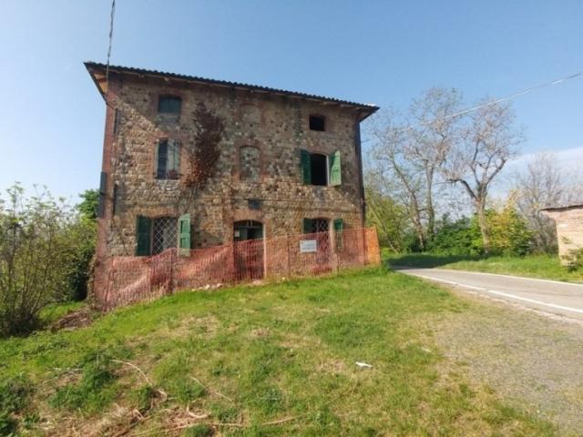 Rustico in vendita a Monte San Pietro via Castello, 45
