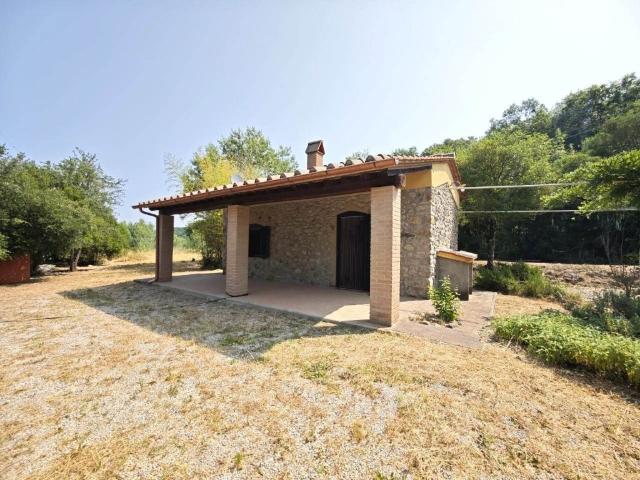 Rustico in vendita a Montecatini Val di Cecina