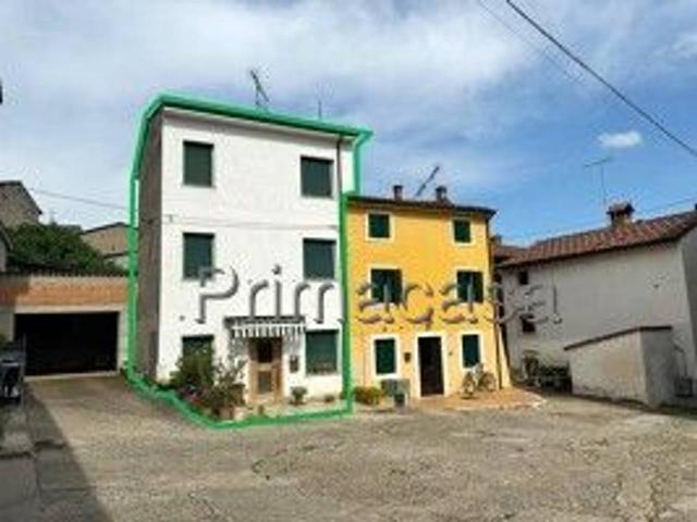 Rustico in vendita a Monteforte D'Alpone