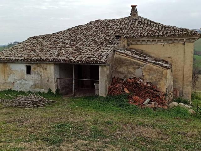 Casa colonica in vendita a Montegranaro