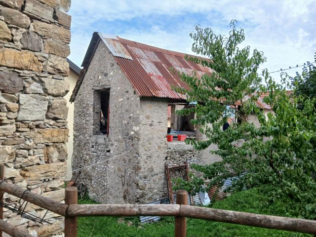 RUSTICO in VENDITA a MONTOGGIO Montoggio di 6 vani