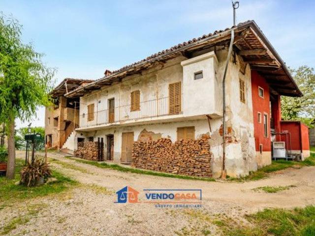 Rustico in vendita a Monforte D'Alba
