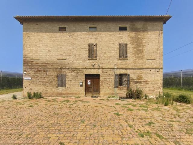 Rustico in vendita a Modena via Marchiona, 3