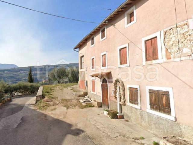 Rustico in vendita a Negrar di Valpolicella